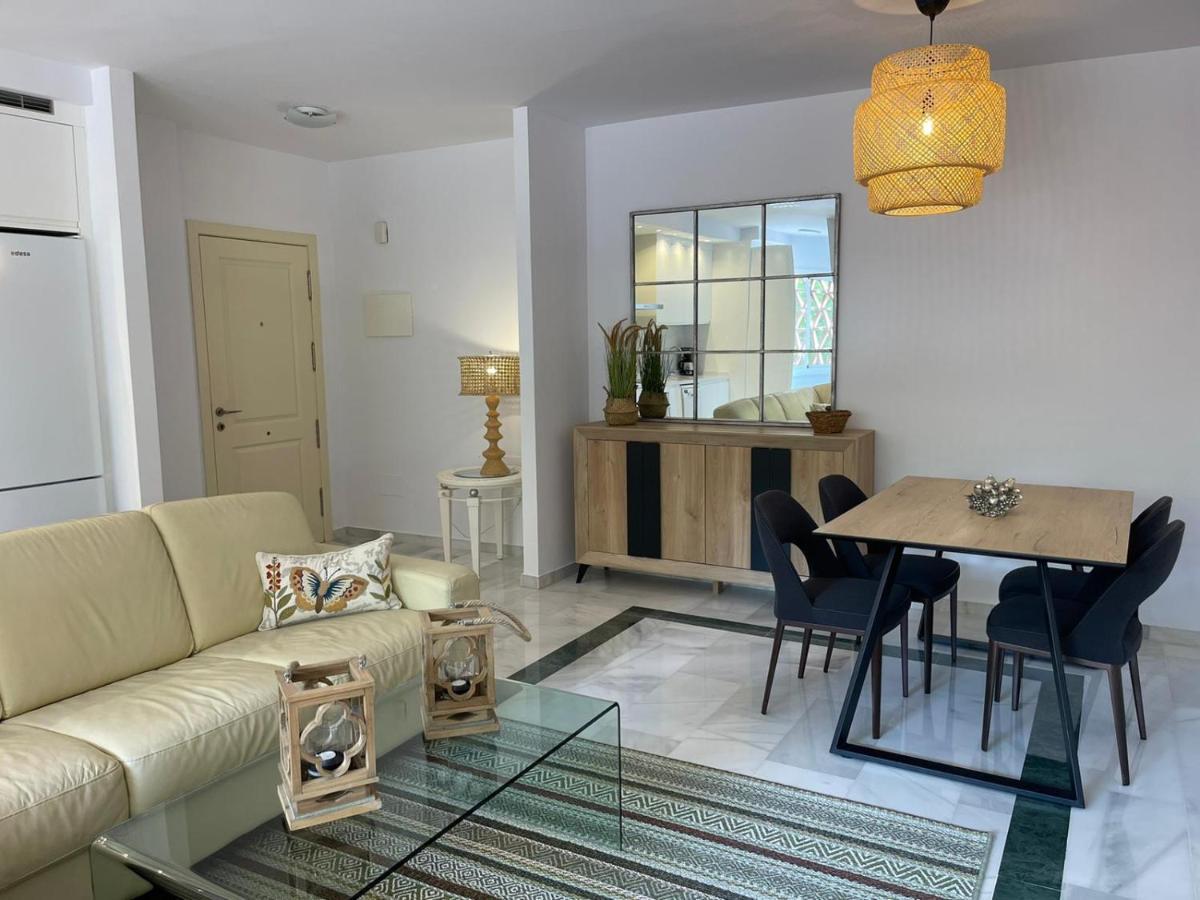Marbella Playa Residencial Con Piscina Apartment Luaran gambar