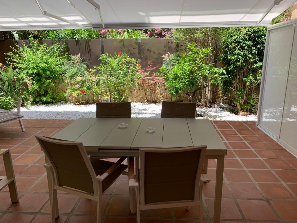 Marbella Playa Residencial Con Piscina Apartment Luaran gambar