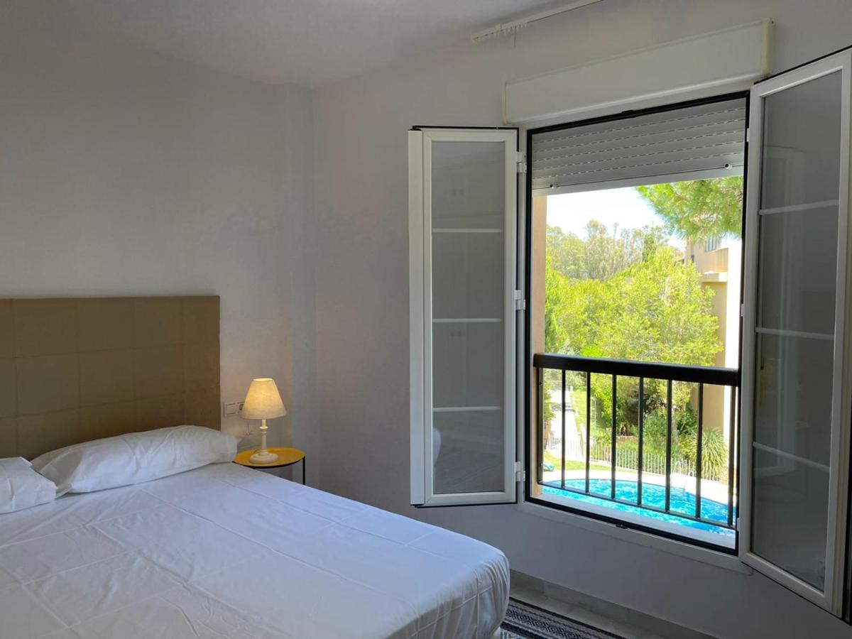 Marbella Playa Residencial Con Piscina Apartment Luaran gambar