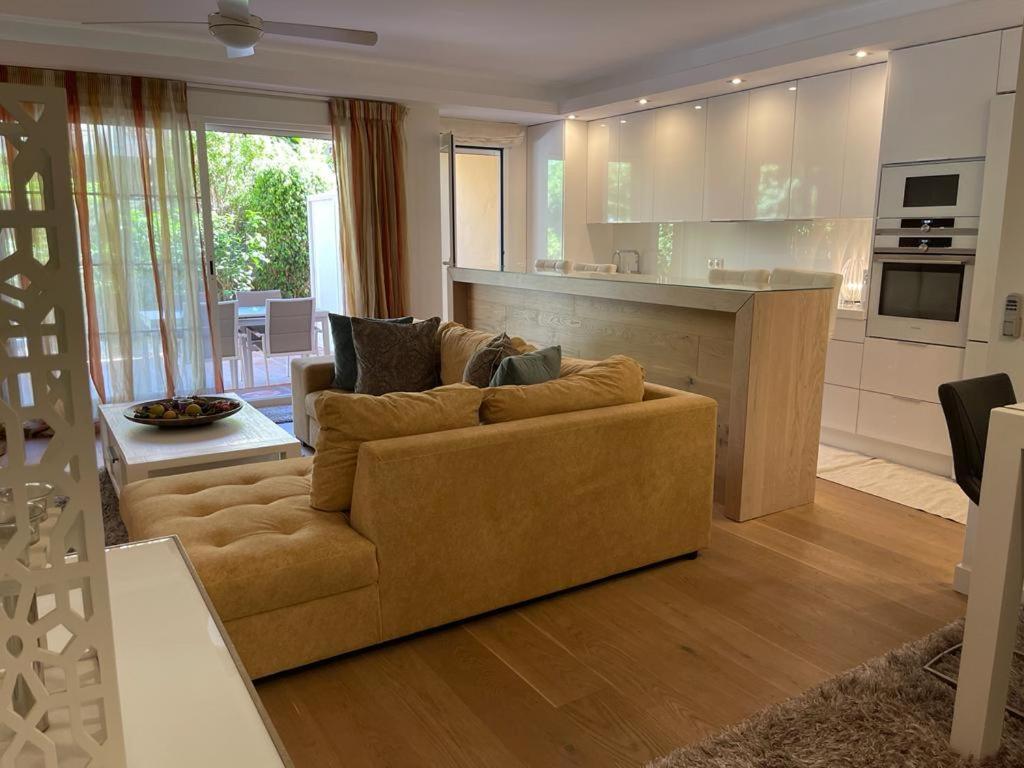 Marbella Playa Residencial Con Piscina Apartment Luaran gambar
