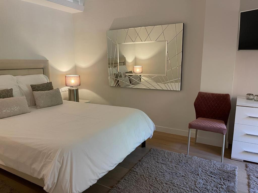 Marbella Playa Residencial Con Piscina Apartment Luaran gambar