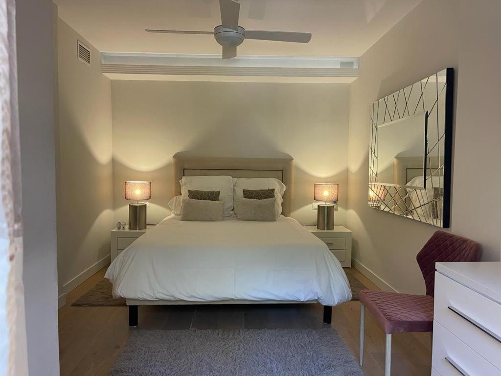 Marbella Playa Residencial Con Piscina Apartment Luaran gambar