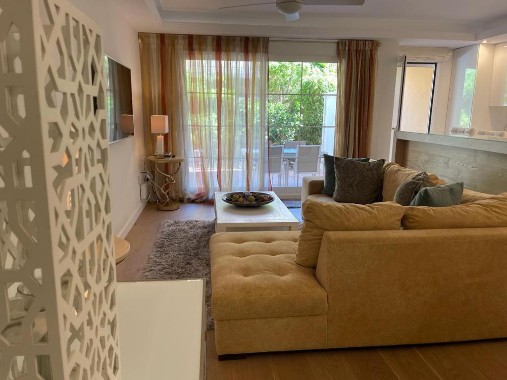 Marbella Playa Residencial Con Piscina Apartment Luaran gambar