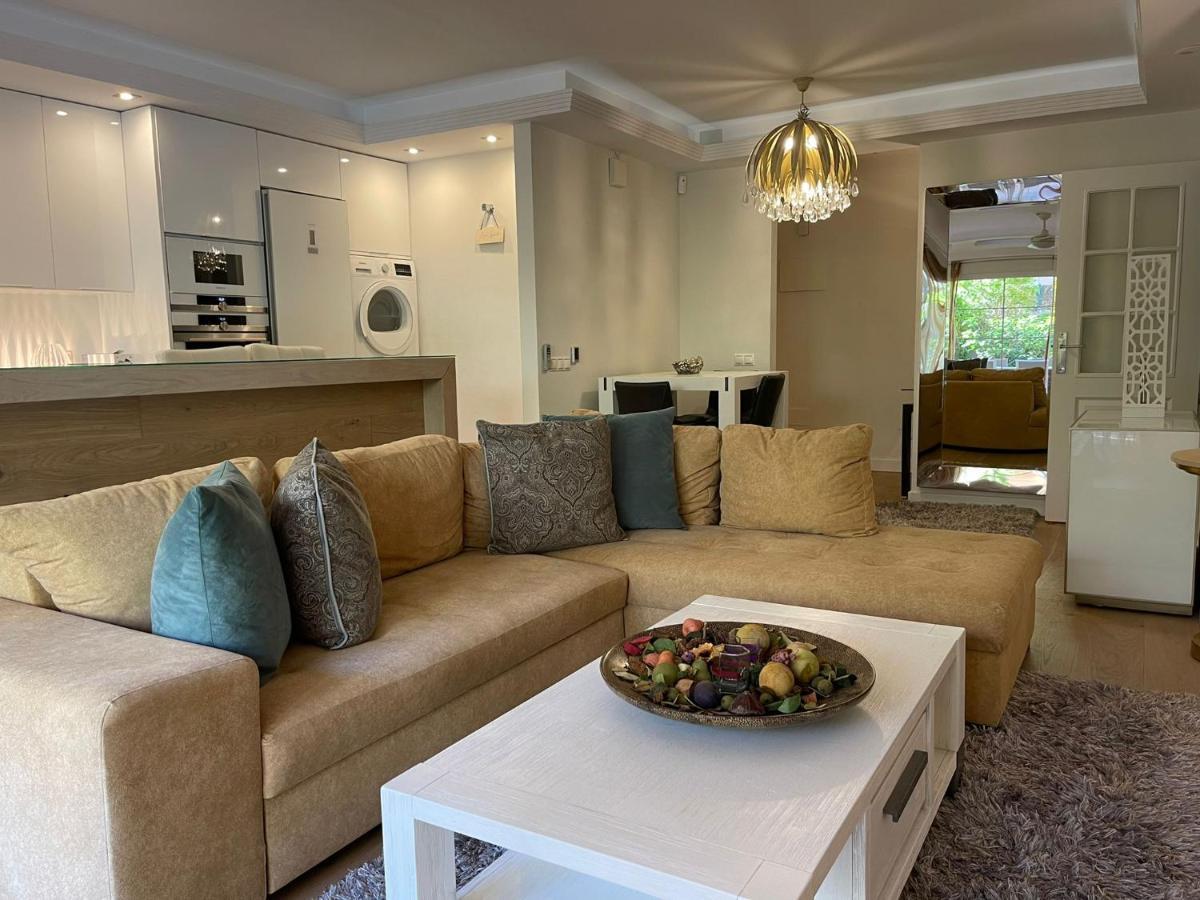 Marbella Playa Residencial Con Piscina Apartment Luaran gambar