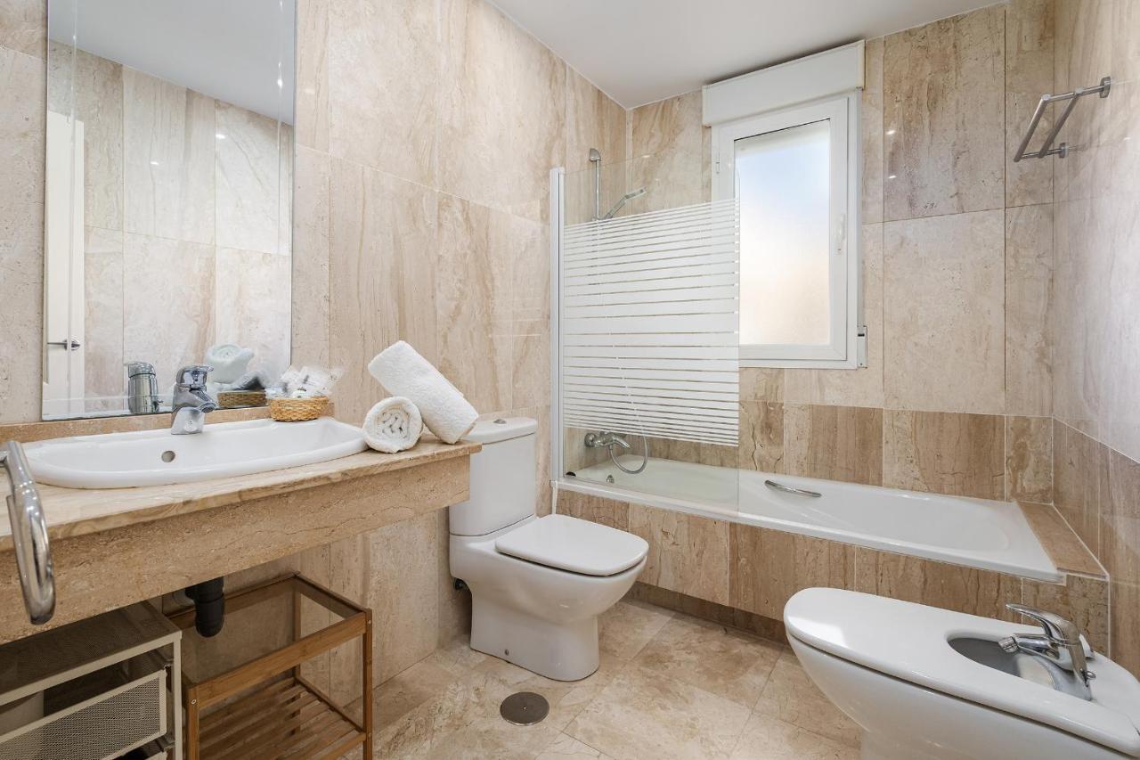Marbella Playa Residencial Con Piscina Apartment Luaran gambar